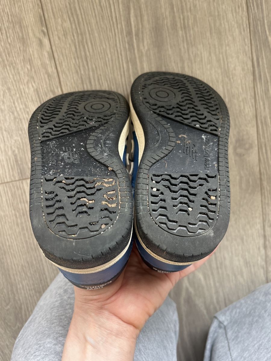 New Balance Scarpe da uomo: New Balance Blue & White Sneakers - Size 29 – Usato da Zürich venduto da ThePicker 5