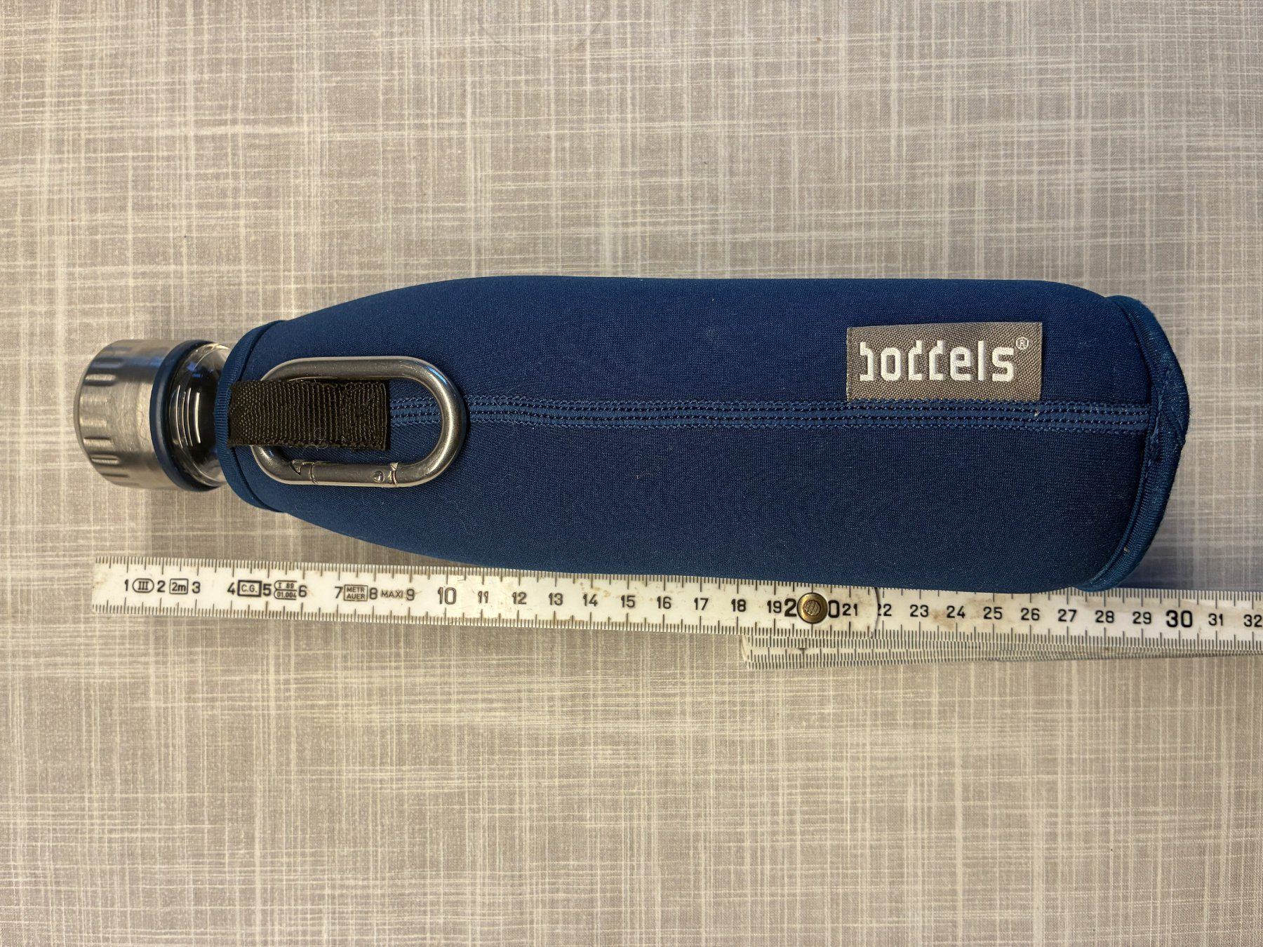 Trinkflaschen & Thermosflaschen: BODDELS Glasflasche DREE 650 ml mit Neoprentasche – Gebraucht aus Biberist von longimanus3 5