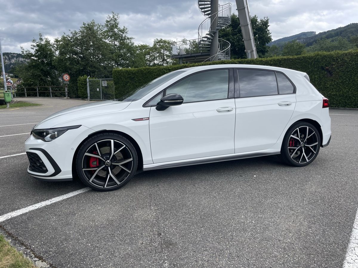 VW Automobili: VW Golf 8 GTI Black Edition – Usato da Balsthal venduto da fam_27g8 4