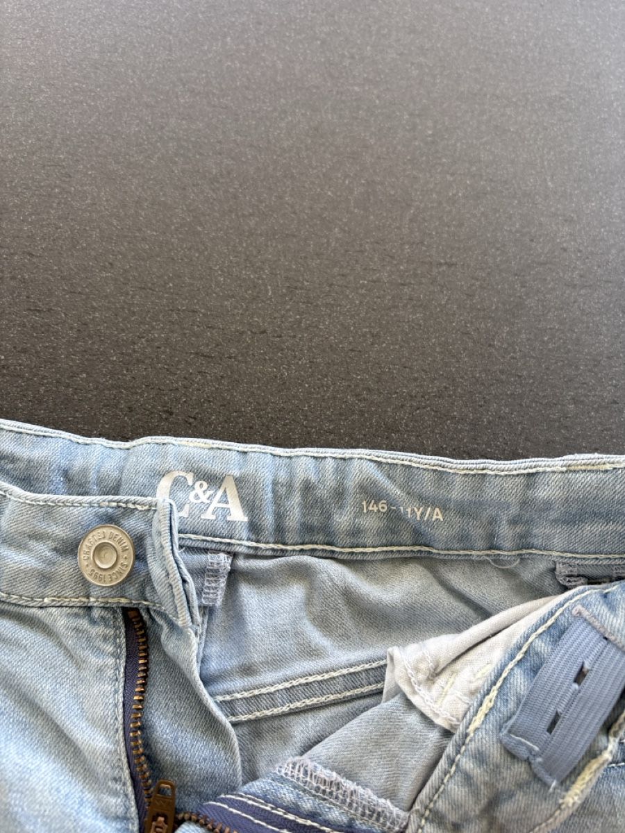 C&A Pantaloni: C&A Jeans Shorts, hellblau, Gr. 146 – Usato da Wilen b. Wil venduto da b-mountain 2