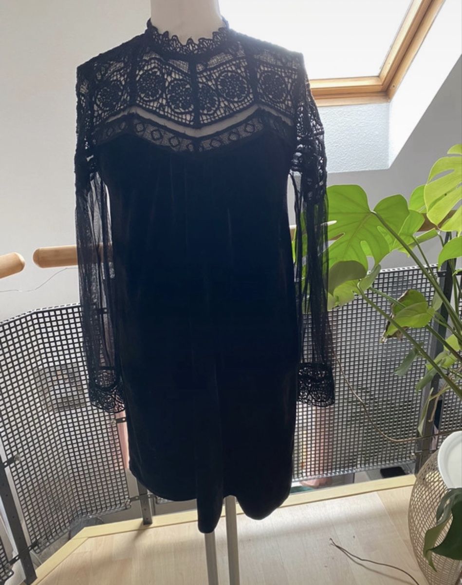 Zara Vestiti: Elegantes Samtkleid mit Spitze - Zara – Nuovo (secondo la descrizione) da Olten venduto da bir_k96n