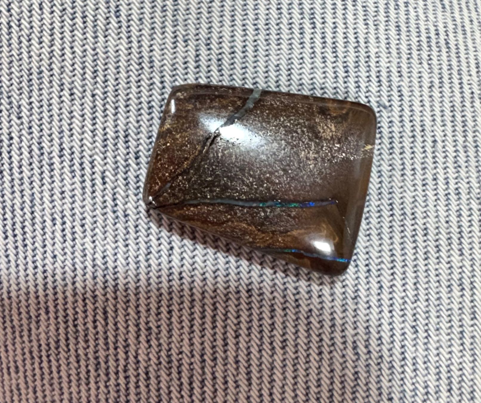 Fossilien: Opal 24ct  Australien winzige linien Opal mit Farben – Neu und originalverpackt aus Leuggern von gemshow 8