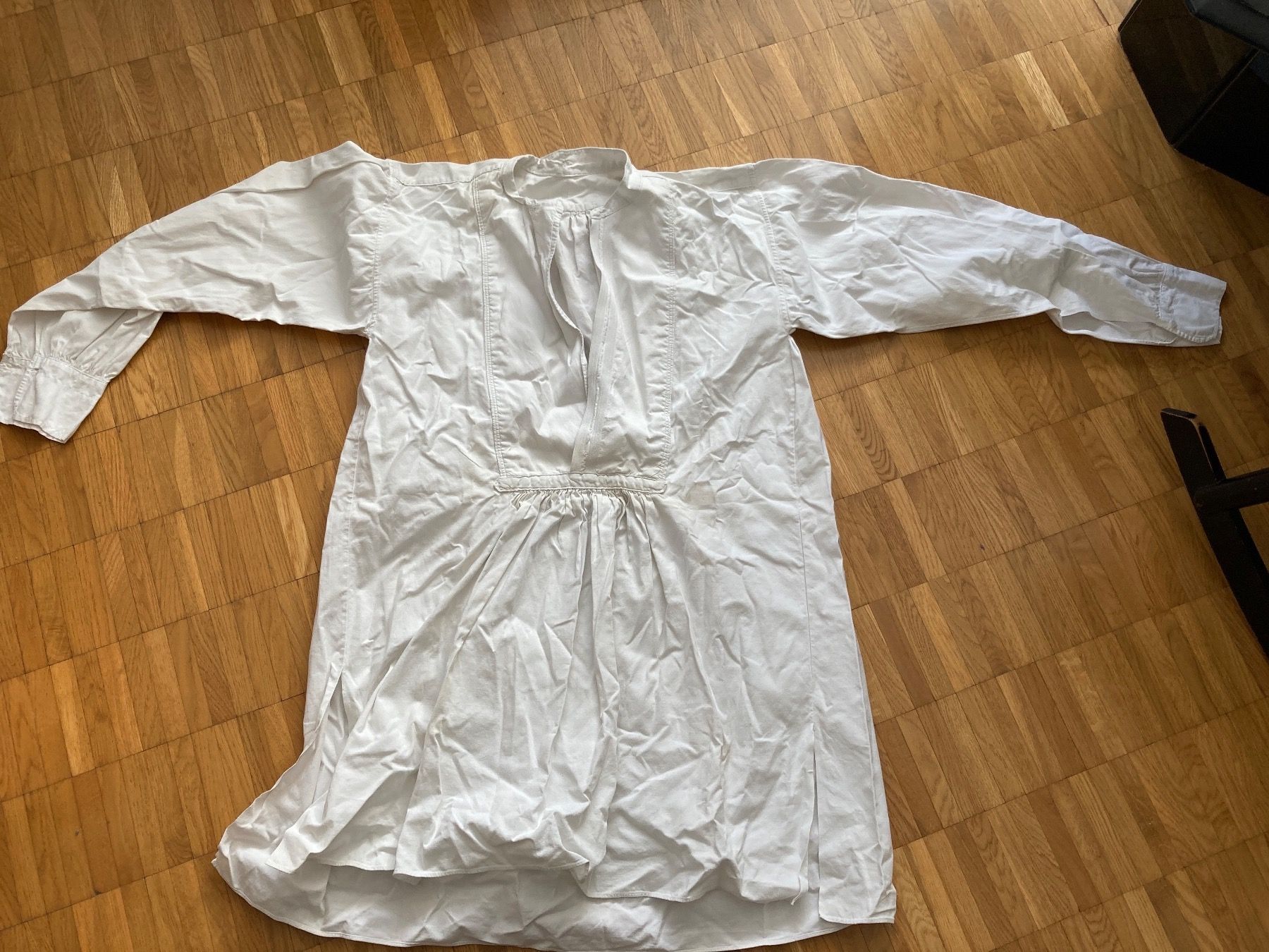 Vestiti: Kleider aus früheren Zeiten – Usato da Winterthur venduto da Quilterin 2