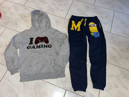 Pulli & Trainerhose Jungs Grösse 134/140