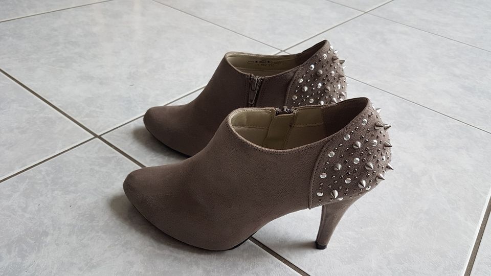 Scarpe da donna: chaussures à talon 39 – Usato da Courgenay venduto da chantalcm