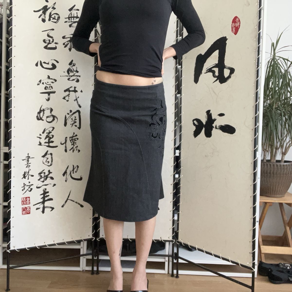 Gonne: Vintage Denim Midi Skirt – Usato da Kriens venduto da tiy_wxz5 4