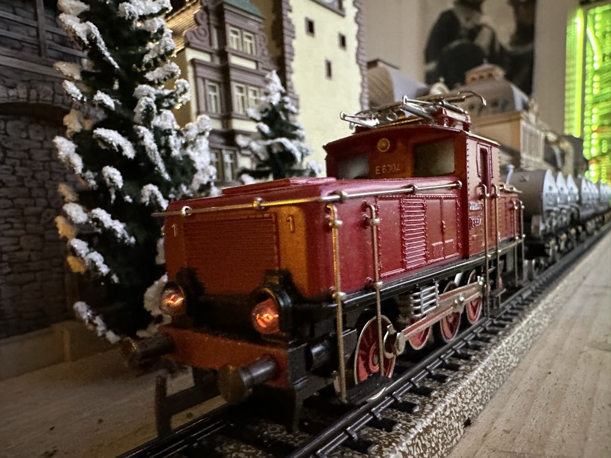 Märklin Modellini di ferrovie: Märklin 2874 DB BR E63 Behälterzug – Usato da Lupsingen venduto da New-Haven