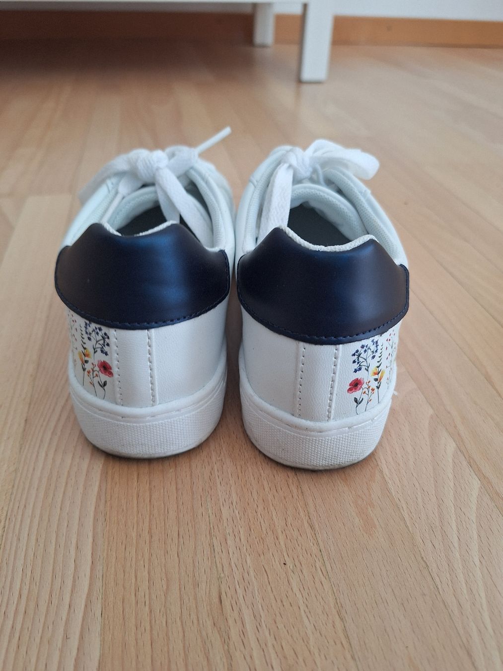 Graceland Damenschuhe: Weisse Frühlings-Sneakers, Grösse 39 – Gebraucht aus Landquart von gra_w9jz 2