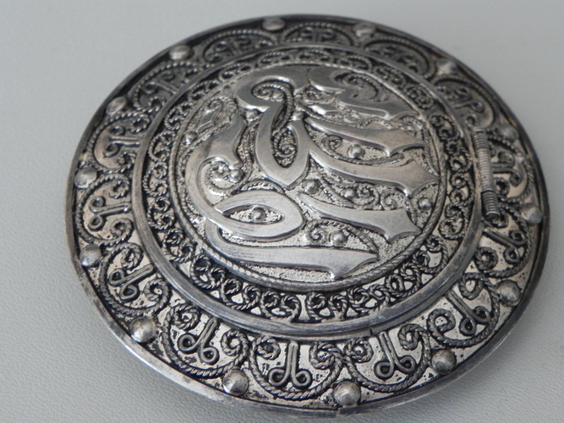 Altro in Cosmetici & Cura: Vintage Silber Pillendose? Puderdose? / Echt Silber? – Usato da Minusio venduto da Lory64 1