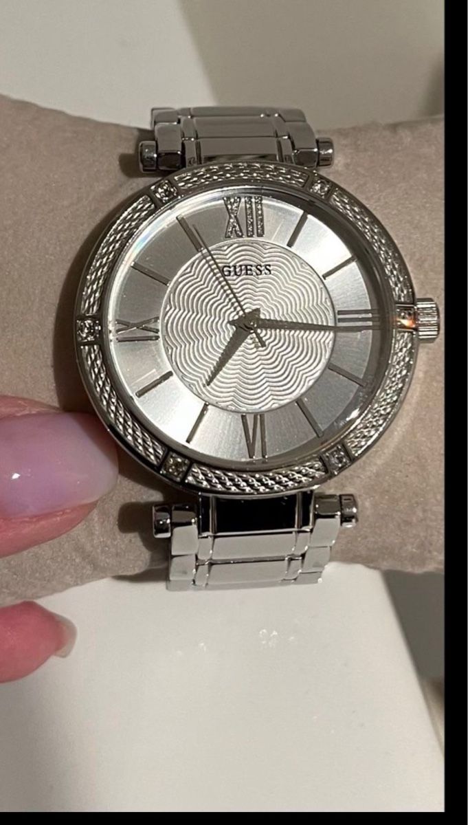 Guess Uhren: Guess Armband Uhr – Gebraucht aus Büttikon AG von labi2005