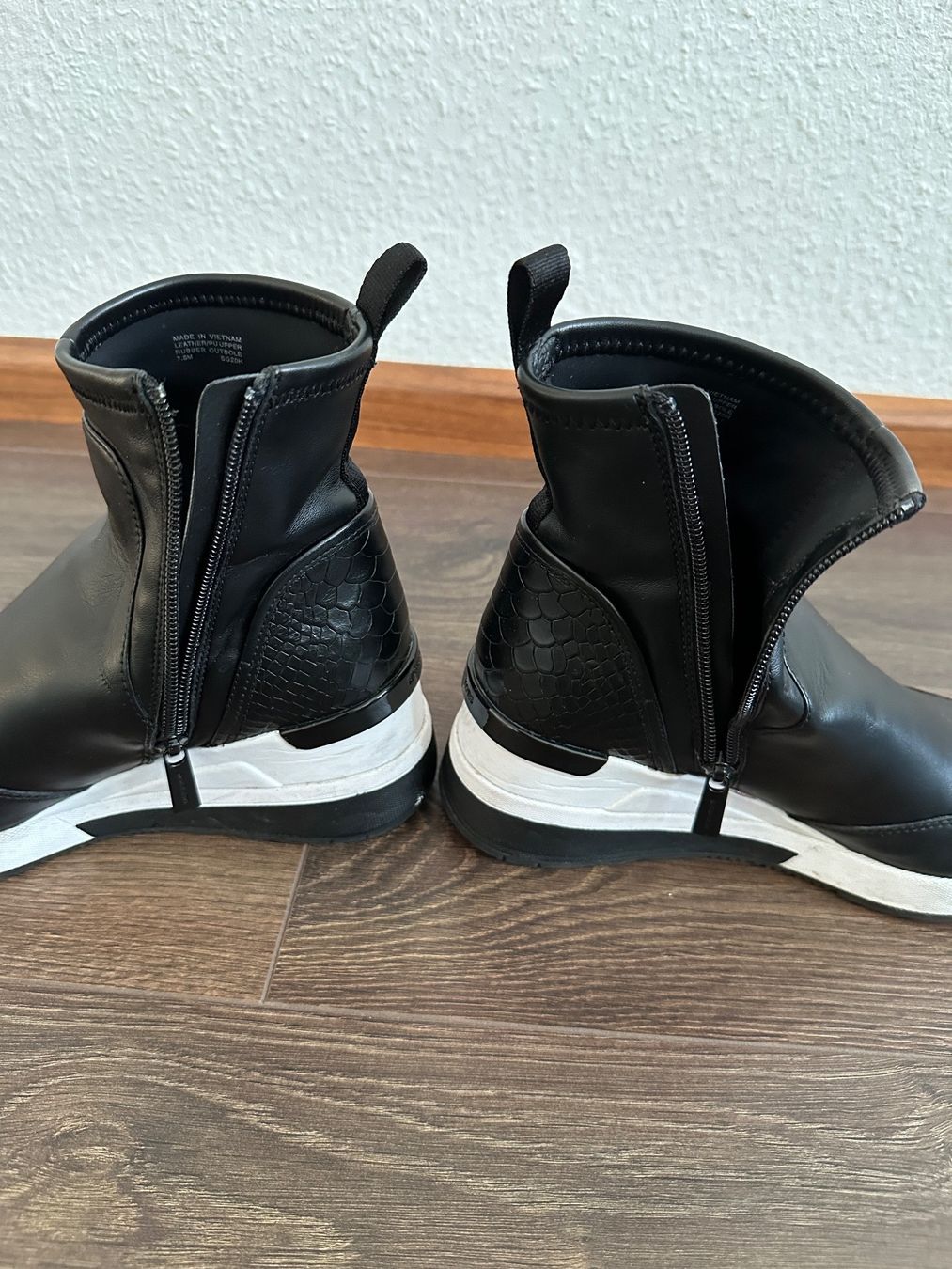 Michael Kors Scarpe da donna: Michael Kors Stiefeletten Leder schwarz Gr. 37.5 – Usato da Basel venduto da morochadelsur 4