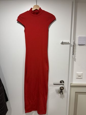 *NEU* Zara Kleid hochgeschnitten