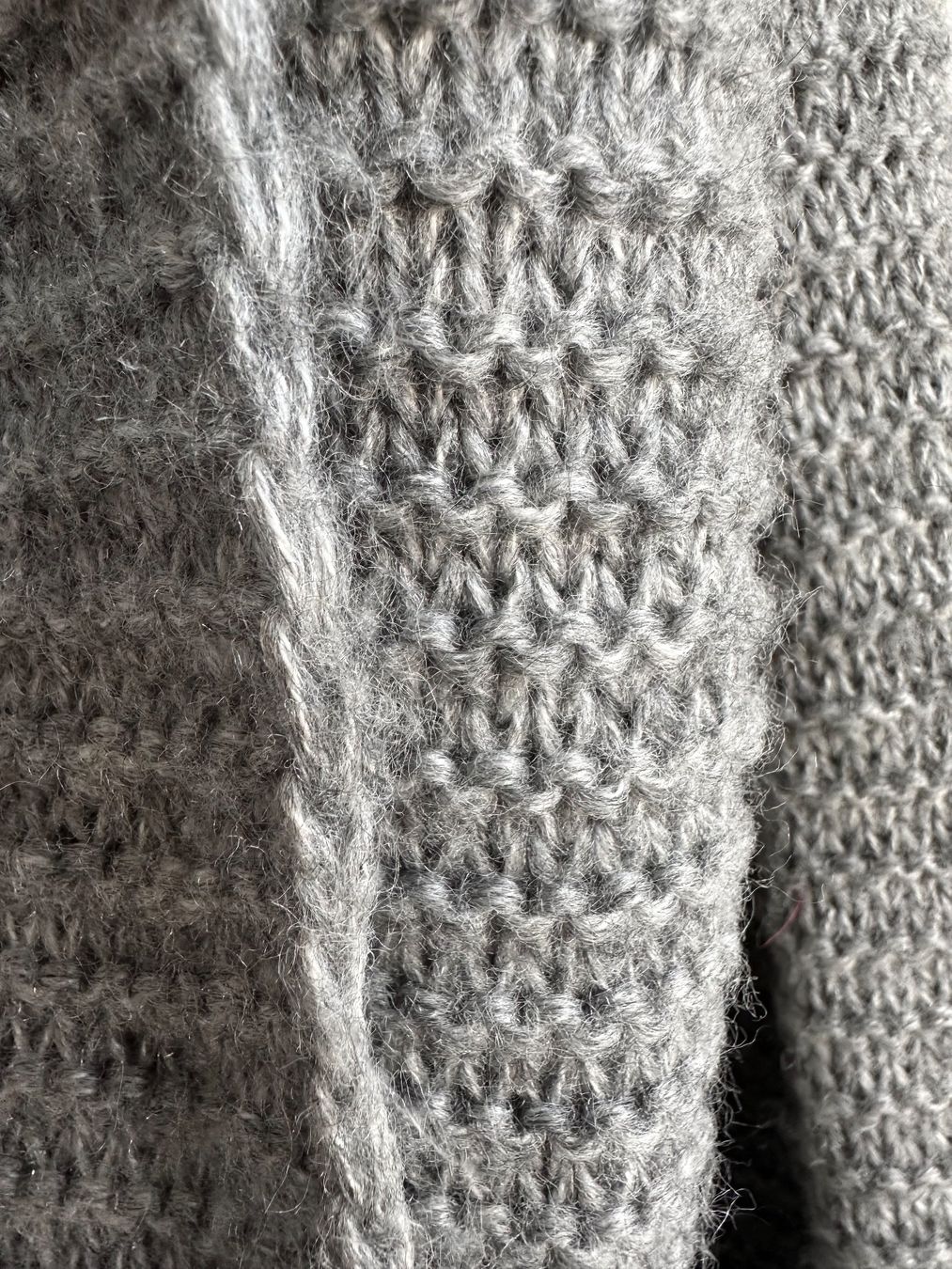 Foulard & Sciarpe: Grosser grauer Strickschal – Usato da Bern venduto da Fraeuleinhonig 3