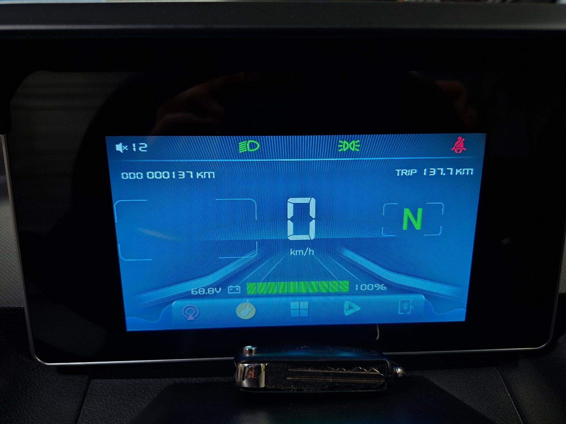 Veicoli elettrici: Senioren E-Auto Feel Lithium 2000 W 45 km/h grau – Usato da Gibswil venduto da popel 2