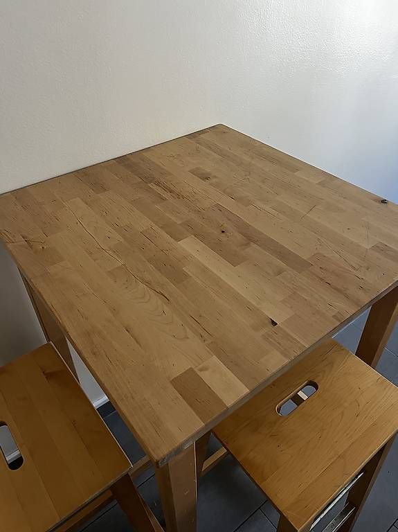 Tischset: Table haute IKEA + 2 tabourets – Gebraucht aus Genève von cma_5k7g 1