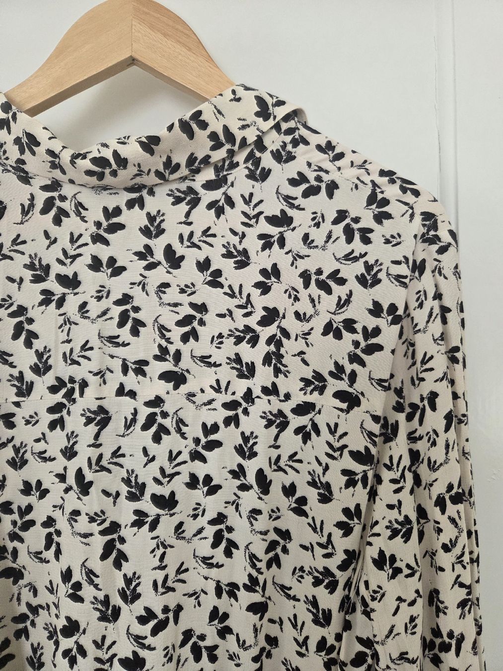 Zara Vestiti: Kleid mit Blumenmuster - ZARA Gr. S – Nuovo (secondo la descrizione) da Zürich venduto da vec_6r9d 4