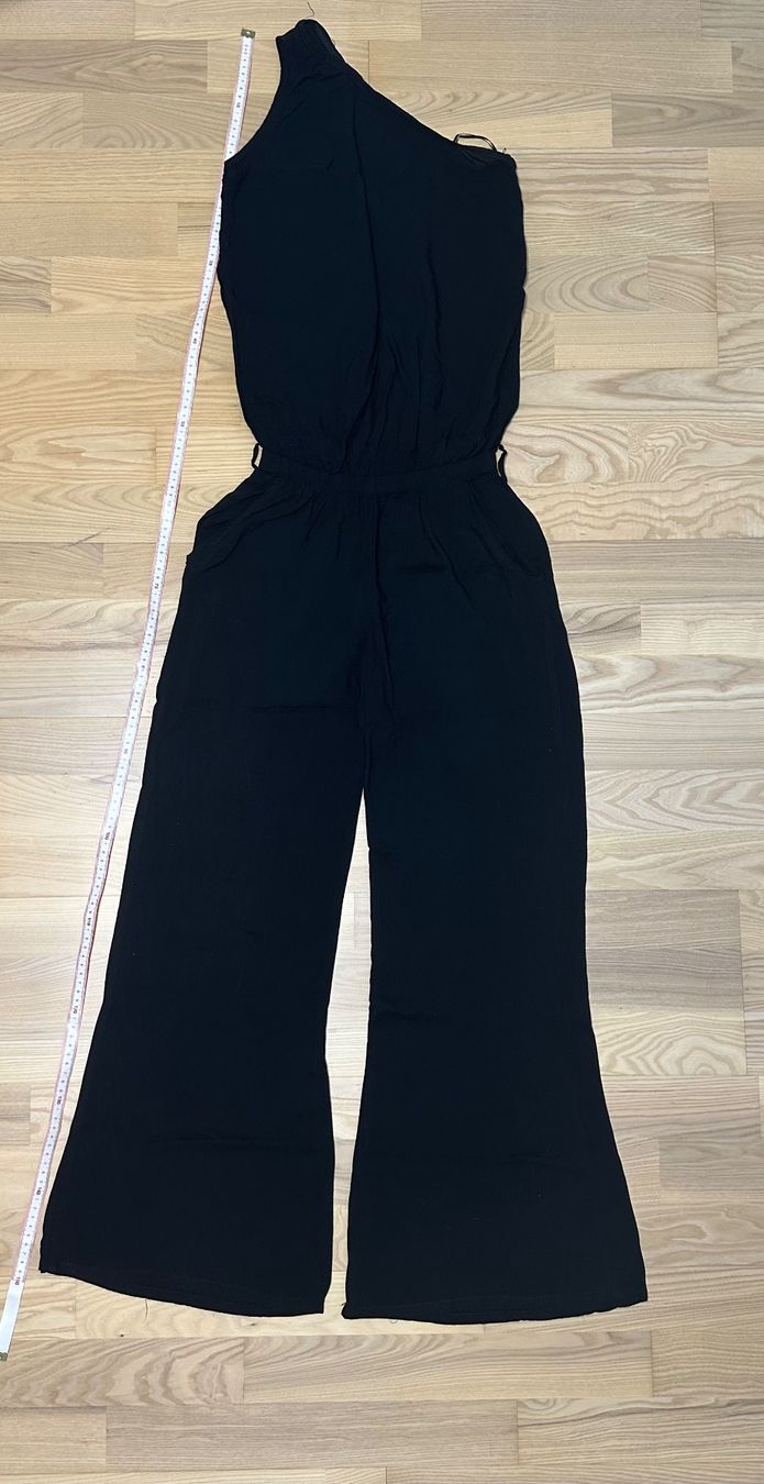 Next Tute: Next Jumpsuit schwarz – Usato da Zürich venduto da kuszi