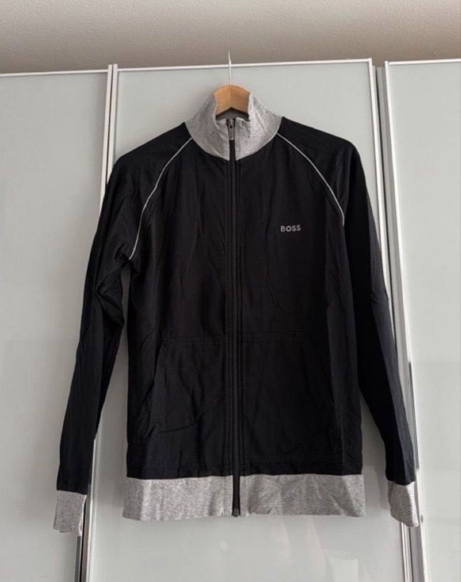 Hugo Boss Vestes: Boss Jacke – D'occasion à Dübendorf par MariaS.