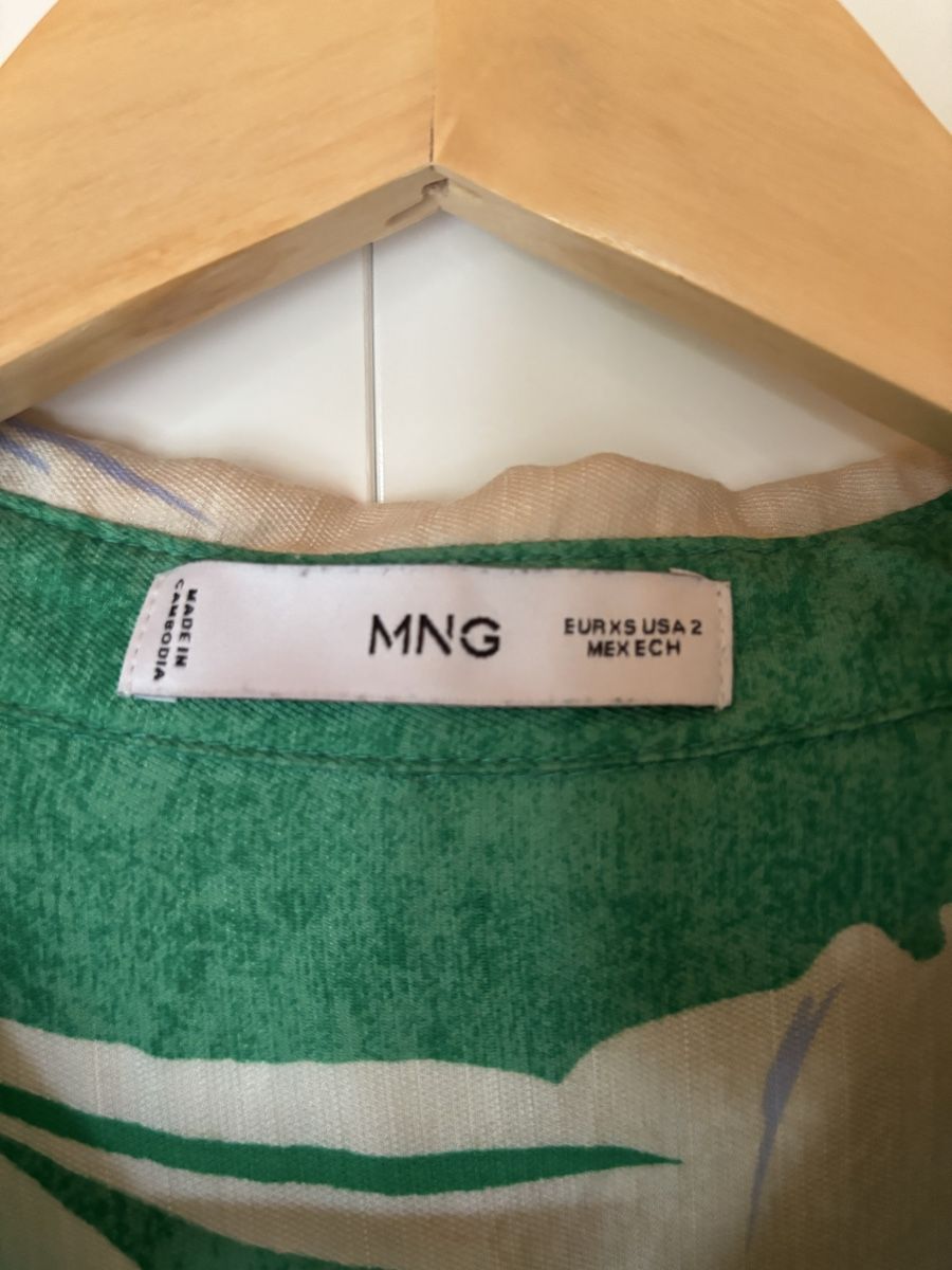 Mango Kleider: MNG Kleid mit Blumenmuster – Gebraucht aus Estavayer-le-Lac von constance-esta 1