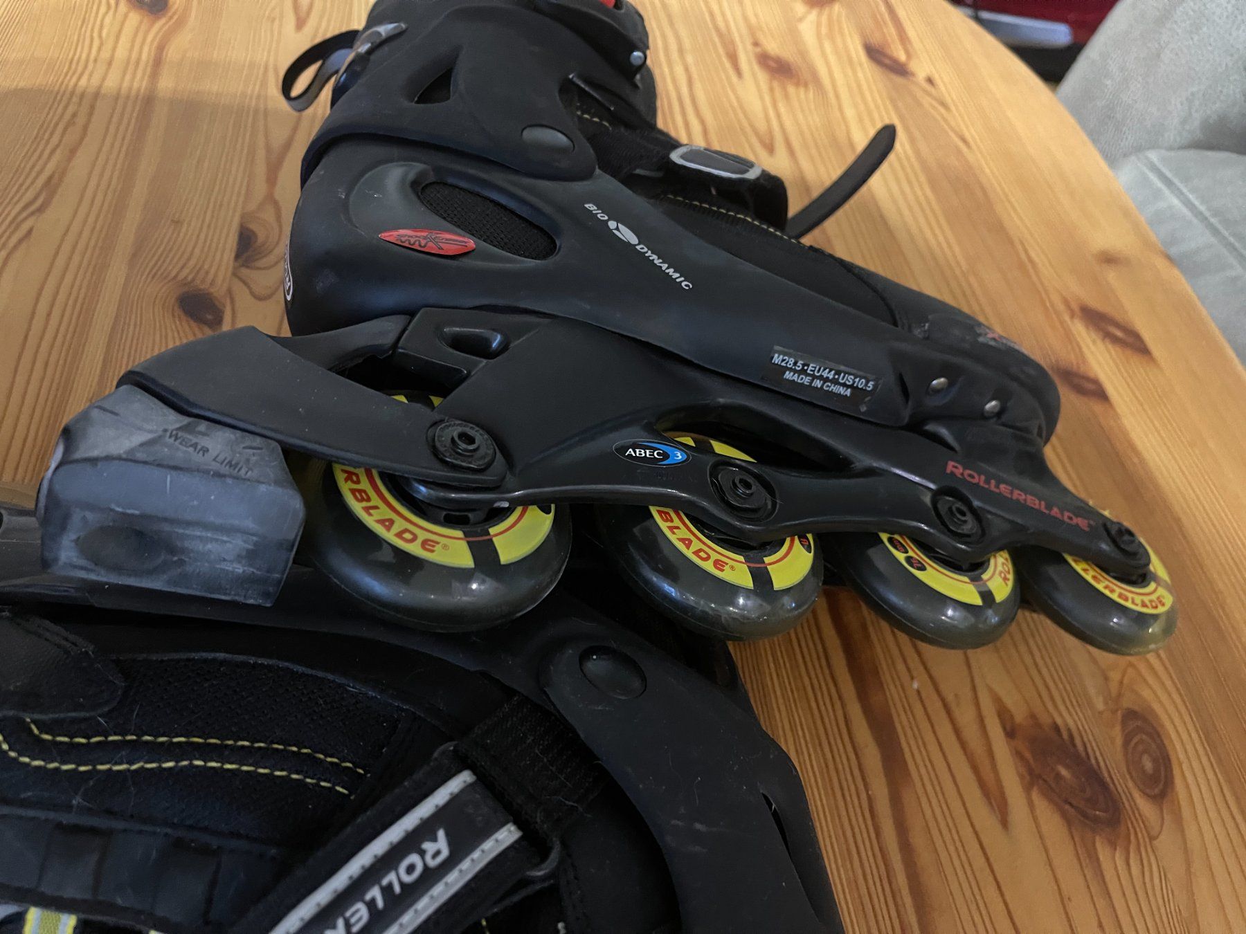 Inline-Skating & Rollschuhe: Rollerblade Grösse 44 neu und ungebraucht – Neu (gemäss Beschreibung) aus Neuhausen von 0819 2