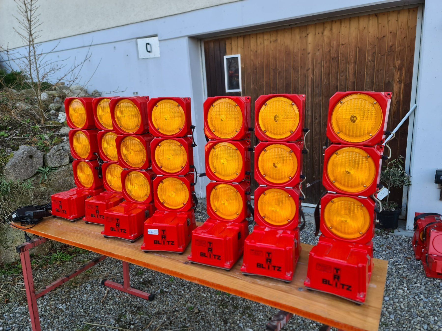 Insegne: 7 Stück TRI-BLITZ Baustellen Sicherheitsleuchte Warnleuchten – Usato da Uerkheim venduto da Kaufoption