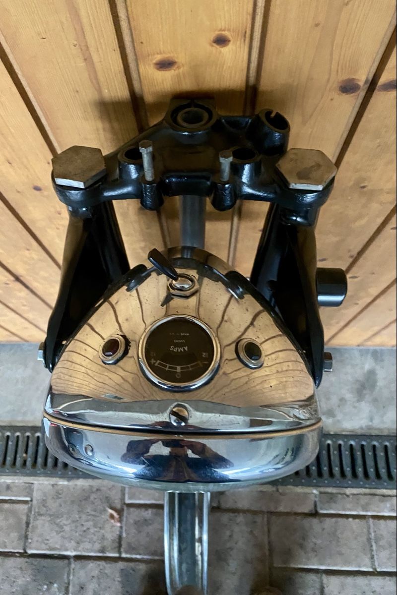 Strada: Triumph Gabel mit Rad und Lampe – Usato da Bubikon venduto da Triumpht140 3