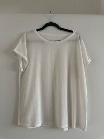 Leichtes weisses T-Shirt ca. Gr. XL! ALLES MUSS RAUS!