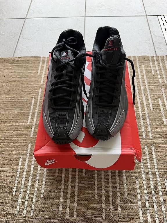 Nike Herrenschuhe: Nike Shox R4 Sneakers – Neu (gemäss Beschreibung) aus Wangen ZH von alexia022 1