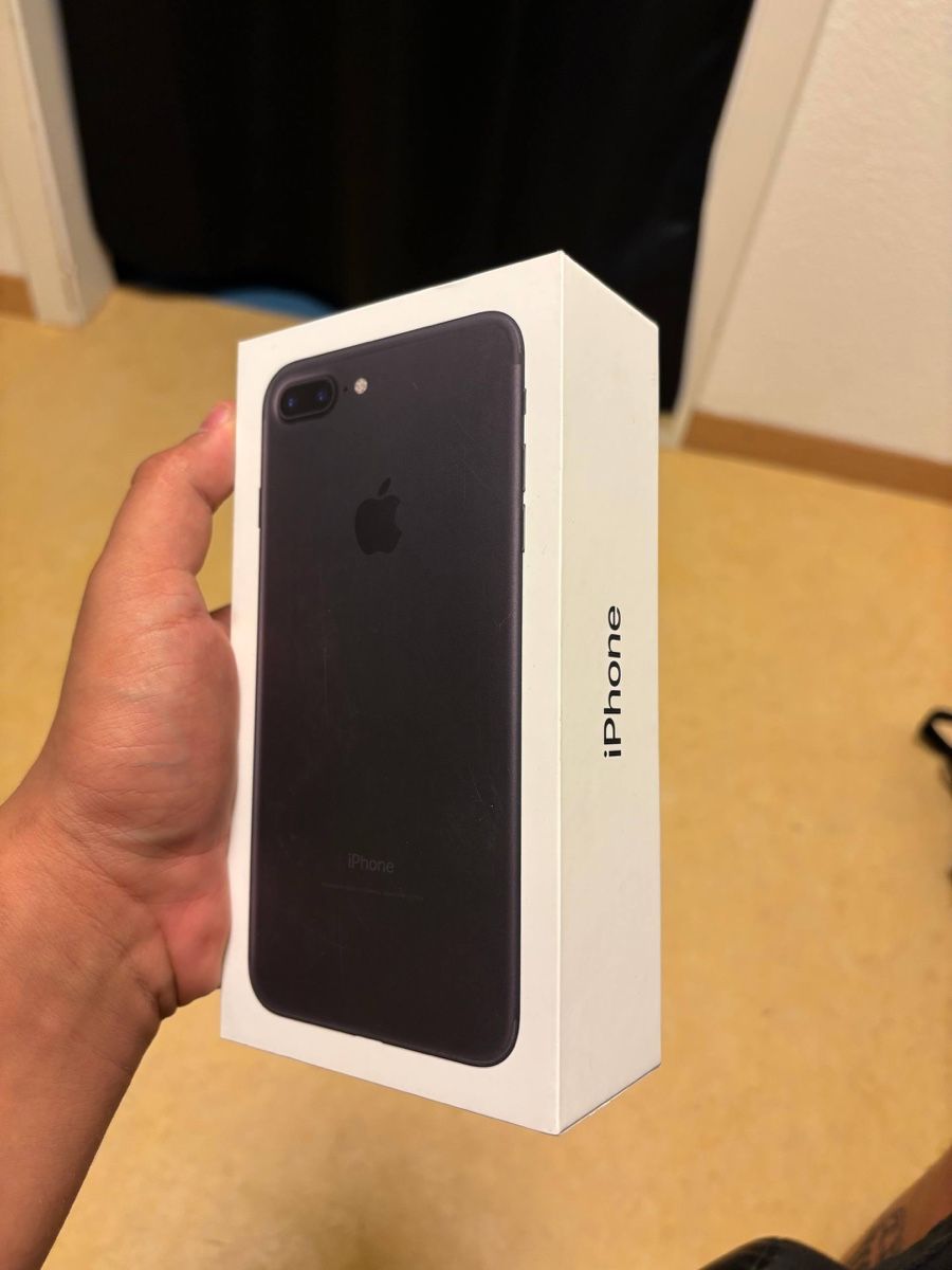 Apple Telefoni cellulari / Smartphones: Apple iPhone 7 Plus 32GB Schwarz mit Originalverpackung – Usato da Küsnacht ZH venduto da ira_f8vn 2