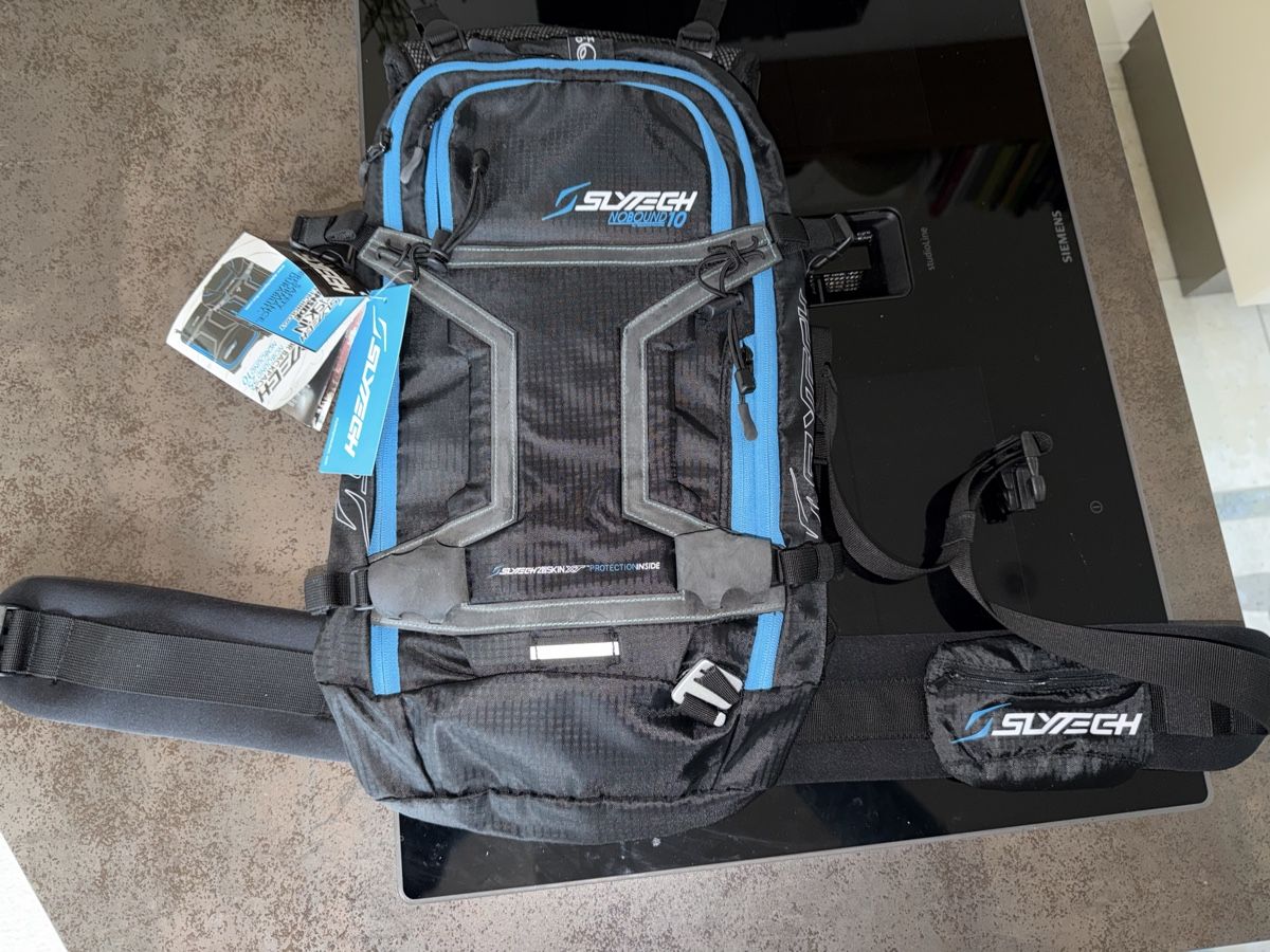 Zaini: Rucksack mit integriertem Rückenpanzer SLYTECH NOBOUND 10  – Nuovo (secondo la descrizione) da Dornach venduto da samuti