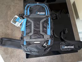 Rucksack mit integriertem Rückenpanzer SLYTECH NOBOUND 10 