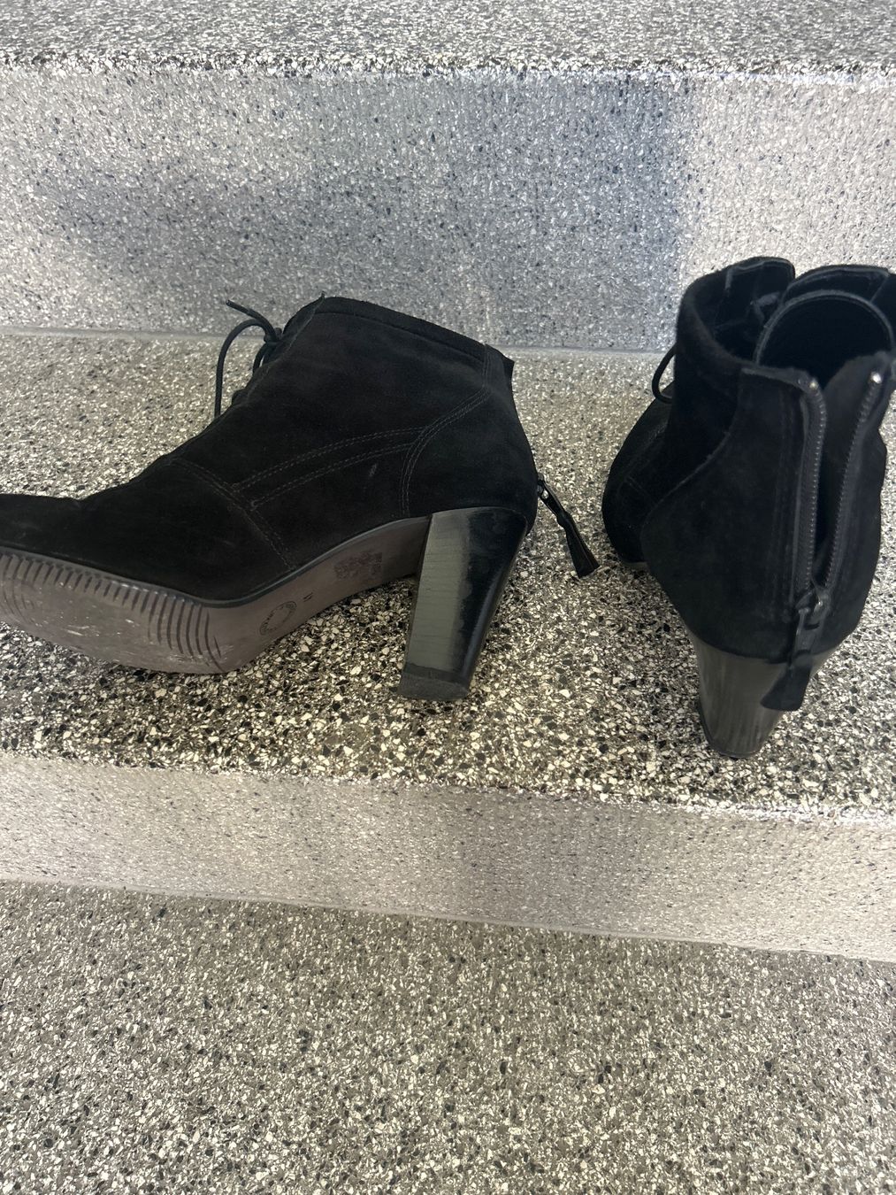 Chaussures femmes: Schwarze Schuhe – Neuf (Voir description) à Zürich par 11Orchidee30 2
