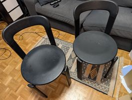 2x Massivholz-Stühle schwarz – Made in Switzerland