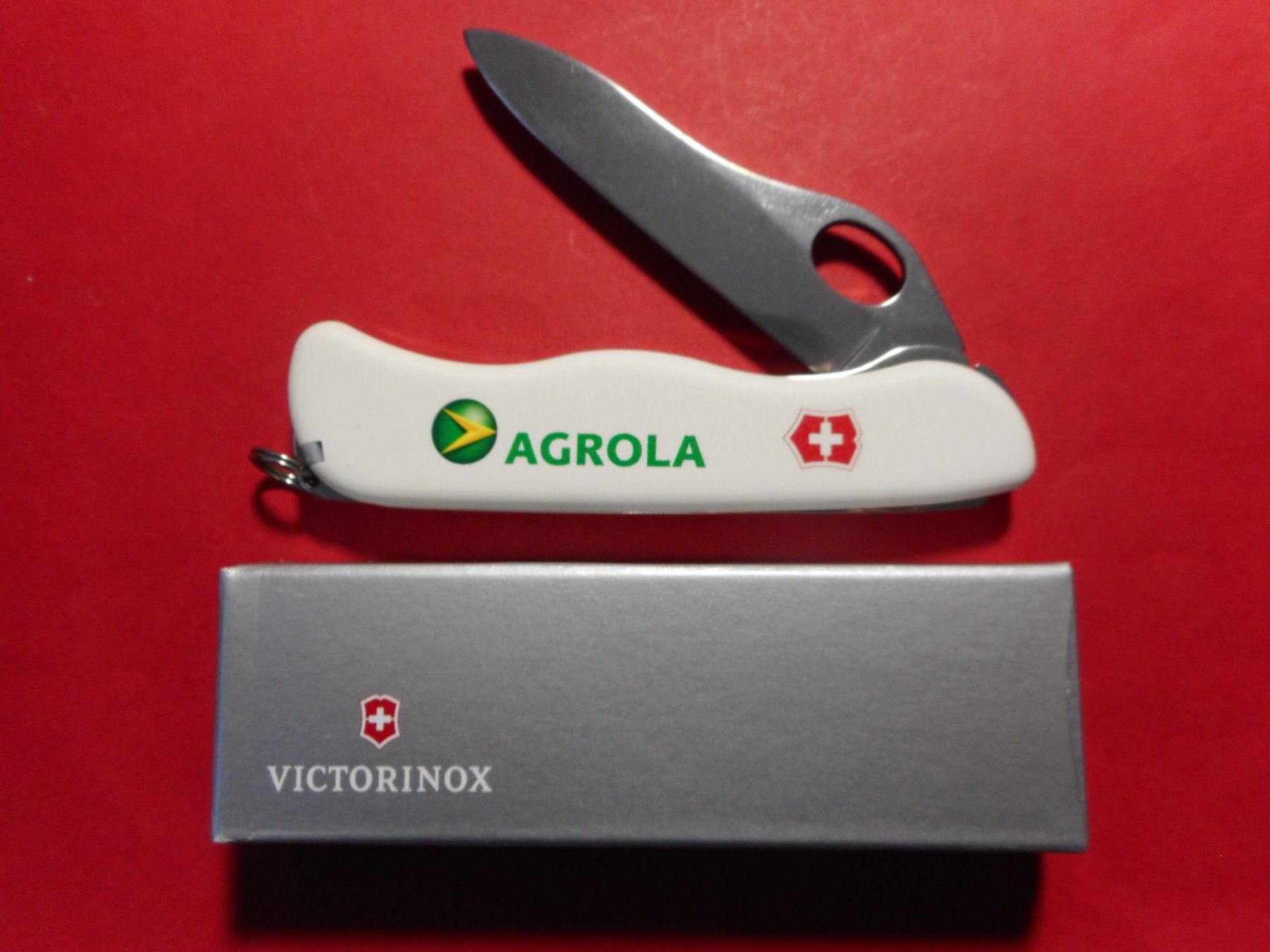 Victorinox Taschenmesser: Victorinox  Sentinel / Agrola – Neu und originalverpackt aus Rotkreuz von Hubbil