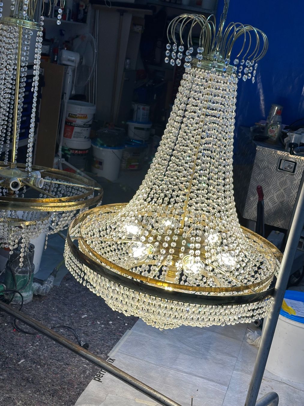 Kronleuchter & Deckenlampen: Grosser Kronleuchter/Lüster, goldfarbig – Gebraucht aus Zürich von car_x8gj 4