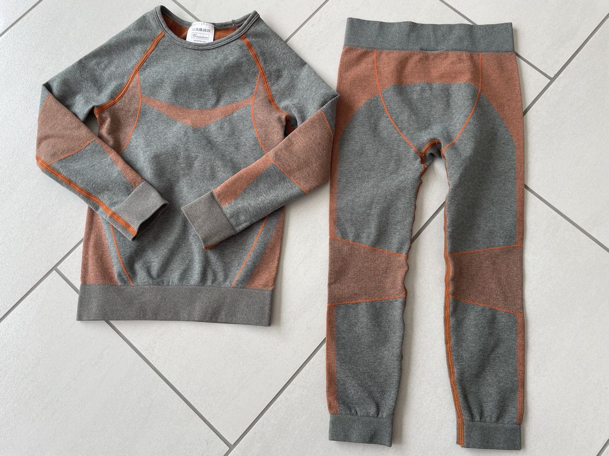 Lotti & Set di vestiti: Kleiderpaket Gr 98/104 – Usato da Rüti ZH venduto da kar_xx9l