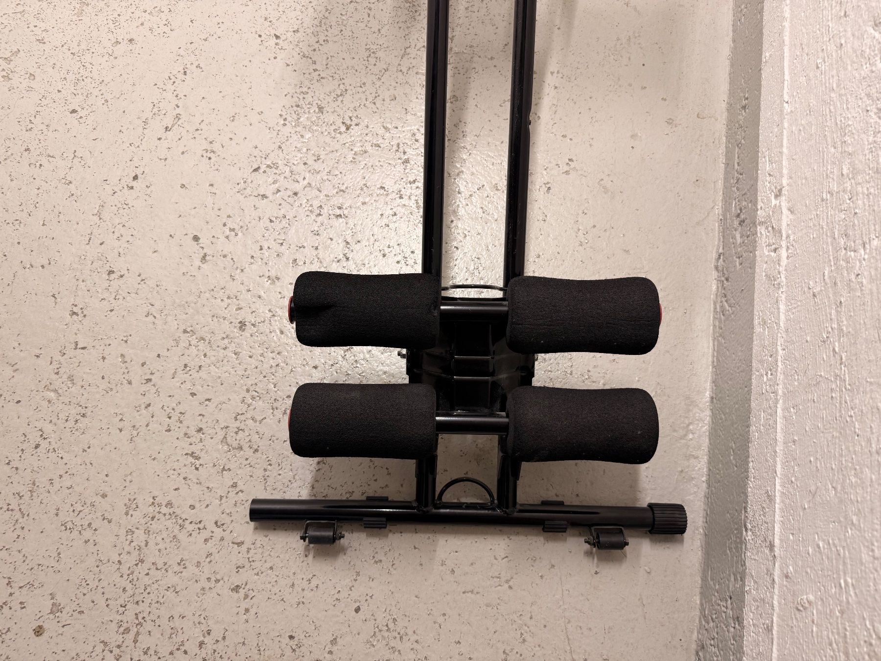 Hometrainer: Bauchtrainer 5 Mins Shaper Modell schwarz rot – Usato da Zürich venduto da celai. 2