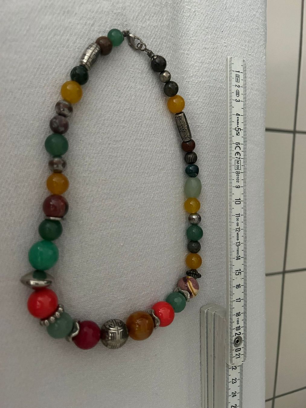 Catenine: Collana in plastica multicolore – Usato da Melano venduto da H-Sara 1