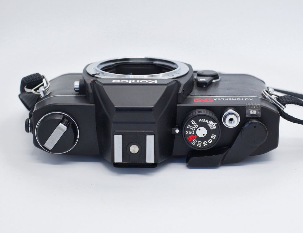 Konica Appareil photo: Konica Autoreflex TC Body revidiert – D'occasion à Birsfelden par Waldbrettspiel 2