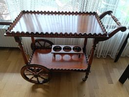 Vintage Servierwagen / Teewagen aus Holz mit Flaschenhalter