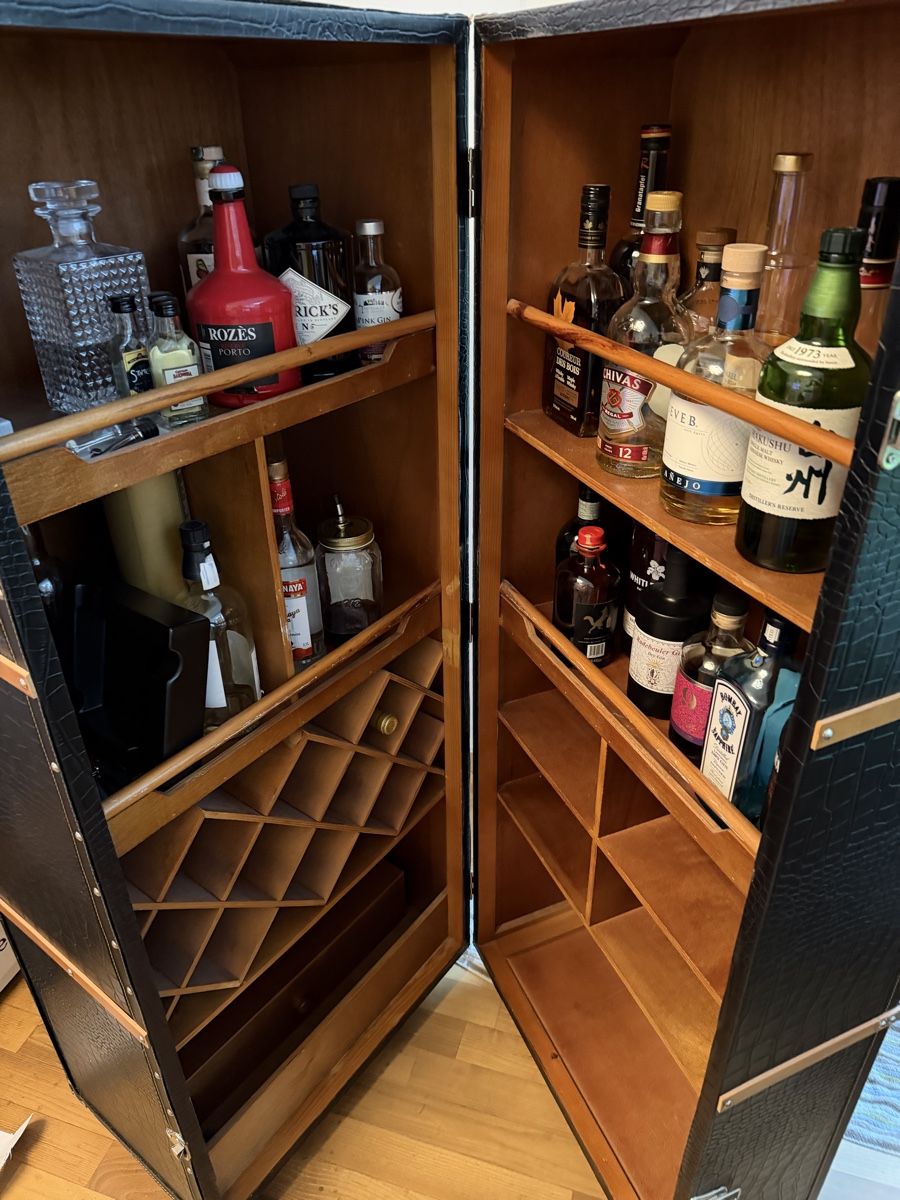 Armadi: Barschrank Top Zustand – Usato da Zürich venduto da hoefer81 1