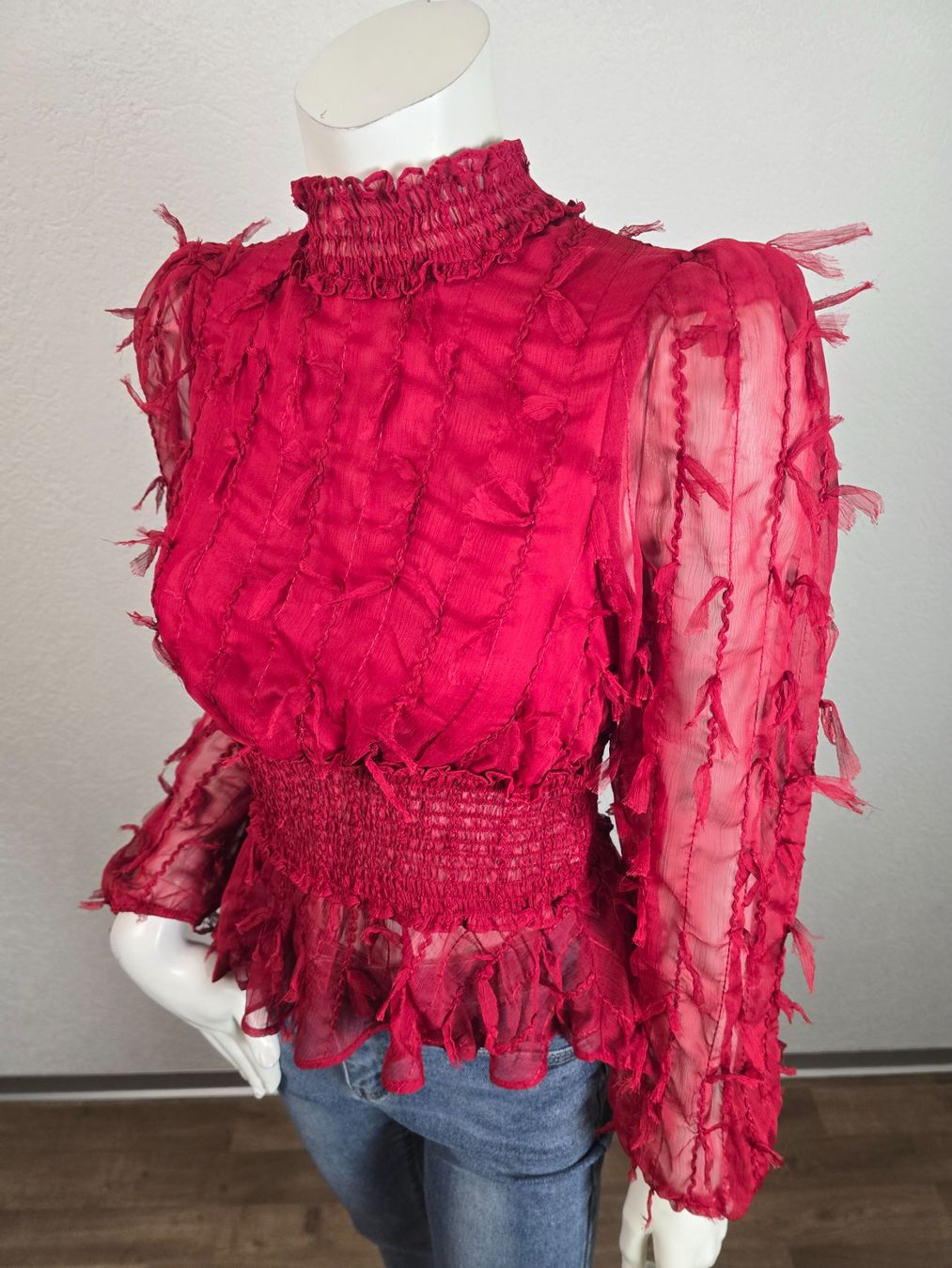 Zara Chemisiers: Blouse rouge texturée ZARA T-S – D'occasion à Les Verrières par kitel79 2