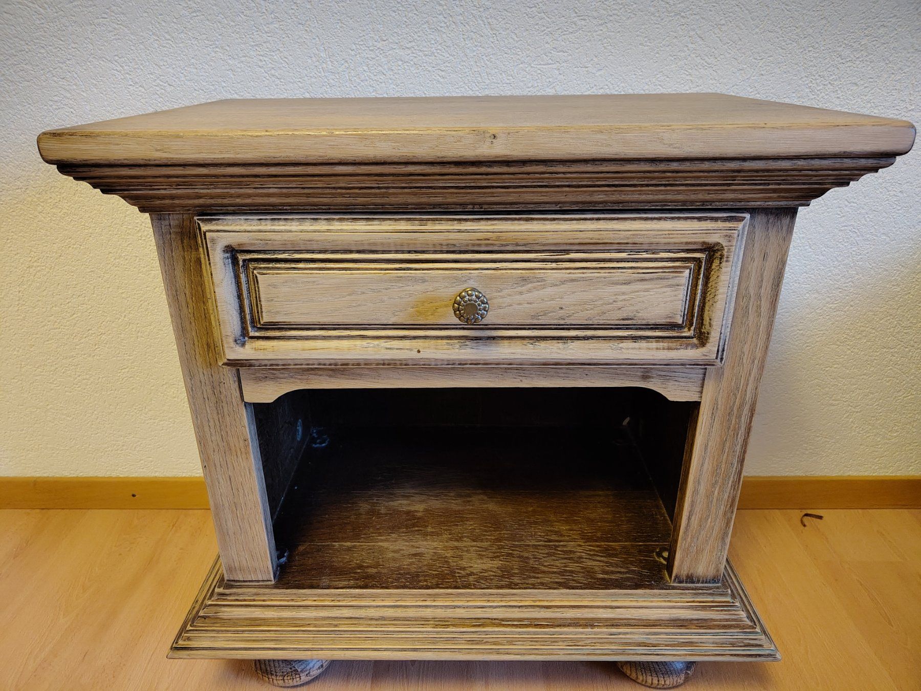 Comodini: Nachttisch Shabby Chic Landhausstil – Usato da Beatenberg venduto da mad_2l2b