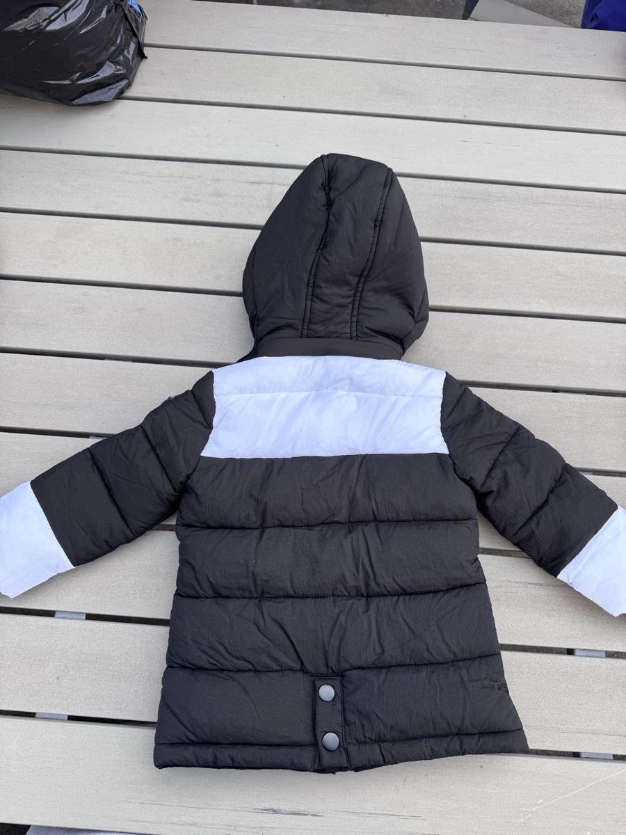Guess Giacche & Cappotti: Guess Kinder Jacke winter – Usato da Thierachern venduto da pelati86 1