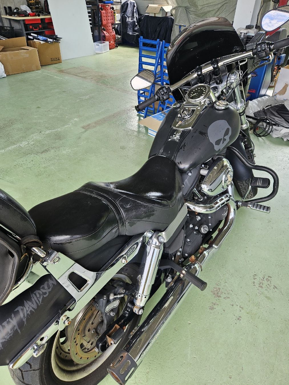 Chopper: Harley-Davidson Dyna Bobber noire,prete pour la route – Usato da Puidoux venduto da dav_n6gv 3