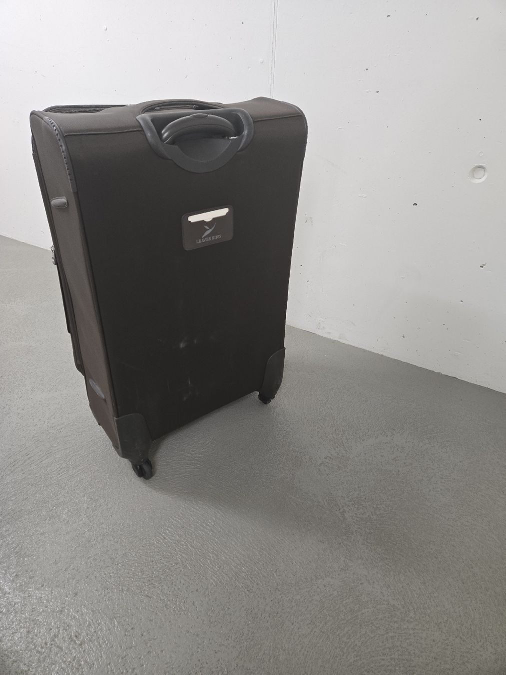 Valises de voyage: Large size suitcase – Neuf (Voir description) à Aesch BL par mun_jm7v 2