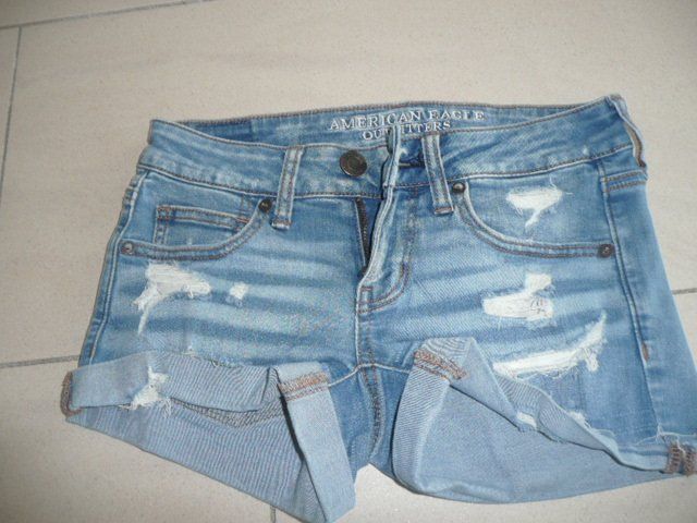 American Eagle Pantaloni: Shorts American Eagle Gr. US 2 / UK 6 – Usato da Zug venduto da falama 3