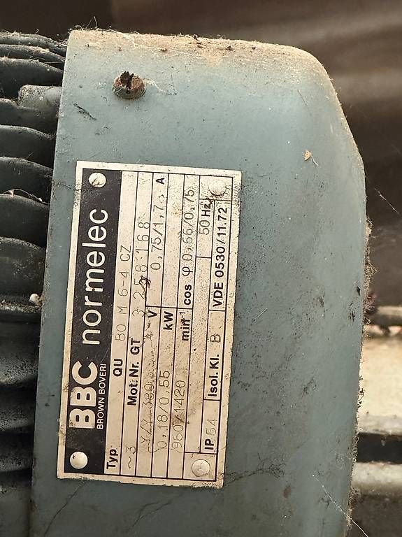 Hottes de ventilation: Grosse Abluft / Rauch-Abzug – D'occasion à Münchwilen AG par me2work 2