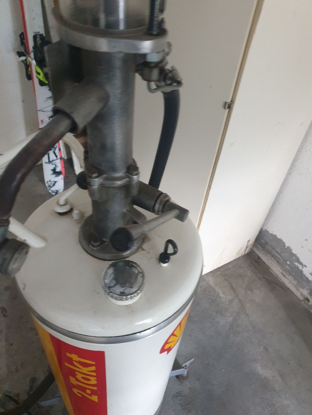 Sonstiges zum Sammeln & Seltenes: Tanksäule 2-Takt – Gebraucht aus Bad Ragaz von Stonefish55 2