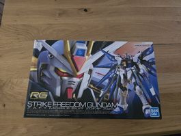 Maquette Bandai RG Strike Freedom Gundam 1/144 neuf